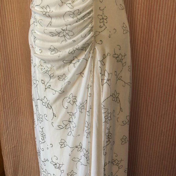 Women's Dress - Picture 4 of 8